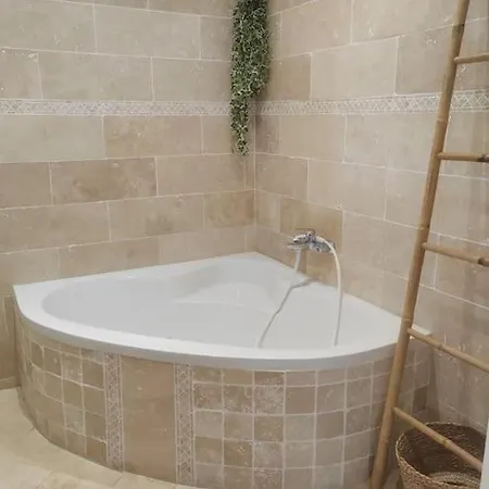 T3 Lumineux Et Agreable Тулон